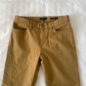 Banana Republic Men’s Traveler Chino Pants (Slim Fit) in Camel